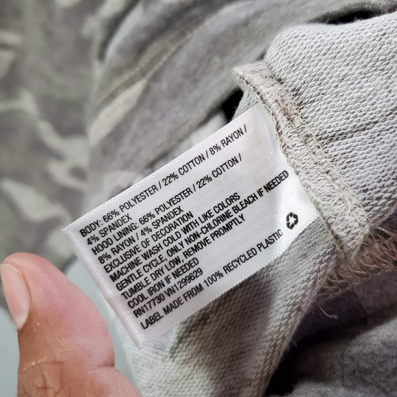 Knox Rose Women Sweatshirt Small Green Camo Hoodie V Neck Pullover - Picture 5 of 7